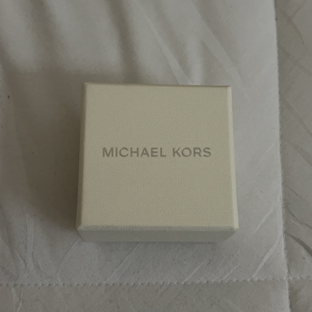 Flawed Michael Kors Darrington Pavé Ring Watch - Picture 5 of 5